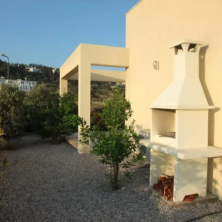 Sea Cliff Villa, 4 Beds, Sleeps 2- 7, Free Wifi, Heated Pool Option