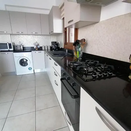 Villa Sea Cliff Villa, 4 Beds, Sleeps 2- 7, Free Wifi, Heated Pool Option