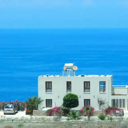 Sea Cliff Villa, 4 Beds, Sleeps 2- 7, Free Wifi, Heated Pool Option Villa *