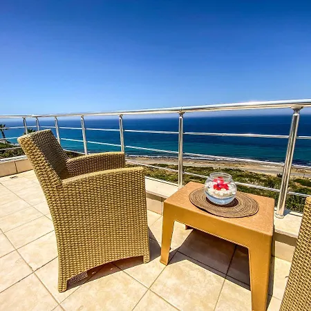 Vilă Sea Cliff Villa, 4 Beds, Sleeps 2- 7, Free Wifi, Heated Pool Option