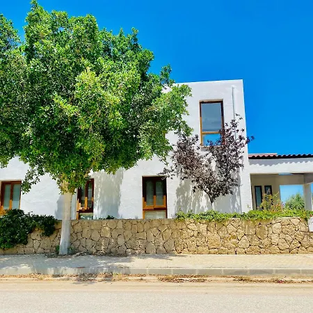Sea Cliff Villa, 4 Beds, Sleeps 2- 7, Free Wifi, Heated Pool Option Agios Amvrosios (Kyrenia)