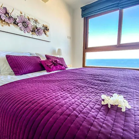 Villa Sea Cliff Villa, 4 Beds, Sleeps 2- 7, Free Wifi, Heated Pool Option