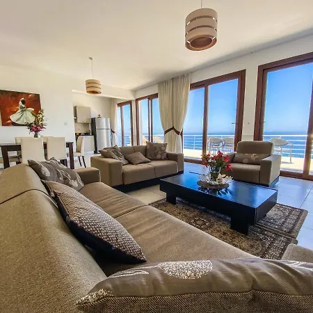 Vilă Sea Cliff Villa, 4 Beds, Sleeps 2- 7, Free Wifi, Heated Pool Option